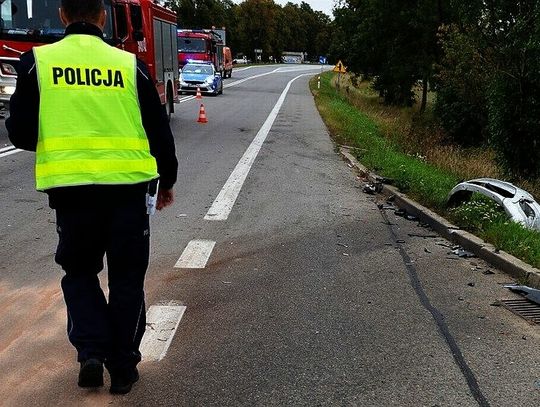 Ustalenia policji po wypadku na krajowej „jedynce”. 7 osób uczestniczyło w zdarzeniu, 3 osoby ranne 