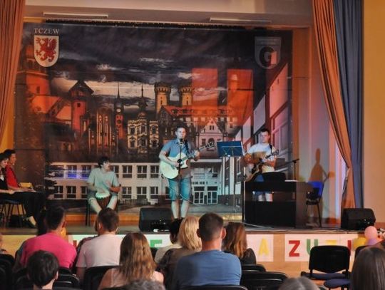 Utalentowana młodzież zaśpiewała dla Zuzi