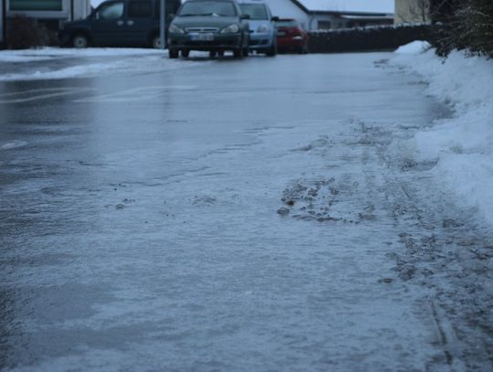 Uwaga – może być ślisko! Meteorolodzy ostrzegają przed oblodzeniem
