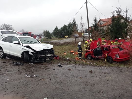 UWAGA! Wypadek w Jeleniu. Po zderzeniu dwóch aut utrudnienia na drodze!