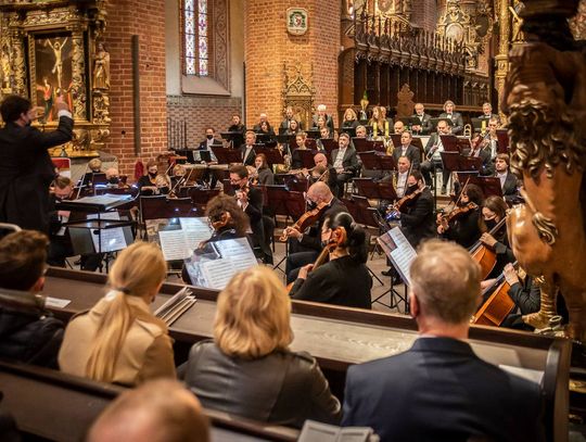 W katedrze rozbrzmiała orkiestra, chóry i soliści. Uroczysty koncert na 90-lecie Pelplina i Roku Stefana Łaszewskiego!