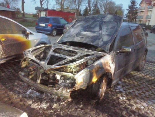 W nocy w Tczewskich Łąkach spłonęły trzy auta!