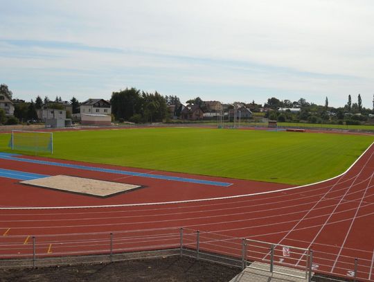 W poniedziałek otwarcie pierwszego w powiecie stadionu lekkoatletycznego. A to dopiero początek inwestycji