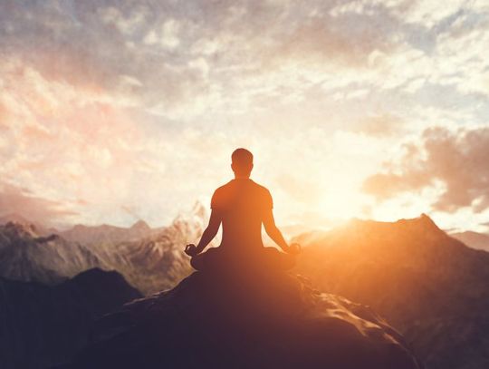 W poszukiwaniu spokoju: współczesne oblicze tradycyjnych praktyk duchowych