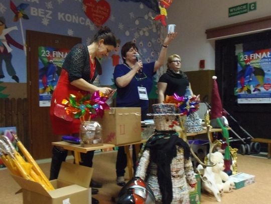 W sumie zebrali ok. 95 tys. zł. W Małej Słońcy licytowali nawet przy świeczkach