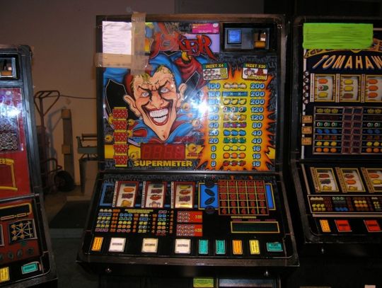 W Tczewie na automatach zostawiają całe wypłaty