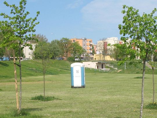 „Wędrująca” toaleta na niecce czyżykowskiej…