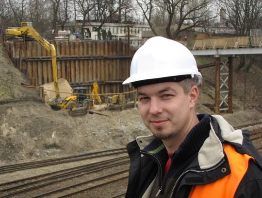 Wiadukt opóźniony, węzeł trochę droższy, a pasażerowie cierpliwi?