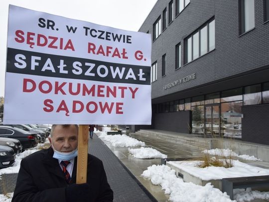 [WIDEO] Ciąg dalszy batalii obywatelskiej o sprawiedliwy wyrok sądu. Stanisław Mazurek nie odpuszcza...