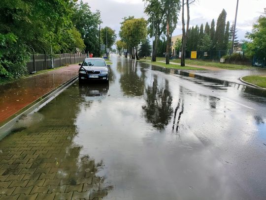 [WIDEO] Intensywne ulewy i gradobicie. Górki przemysłowe popłynęły...