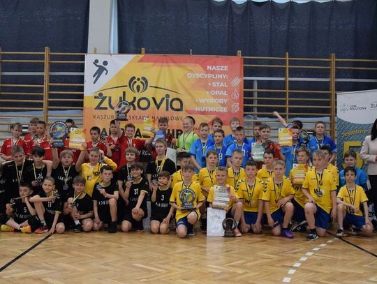 [WIDEO] Żukovia Handball Cup w SP nr 4. Zacięta rywalizacja młodych piłkarzy ręcznych