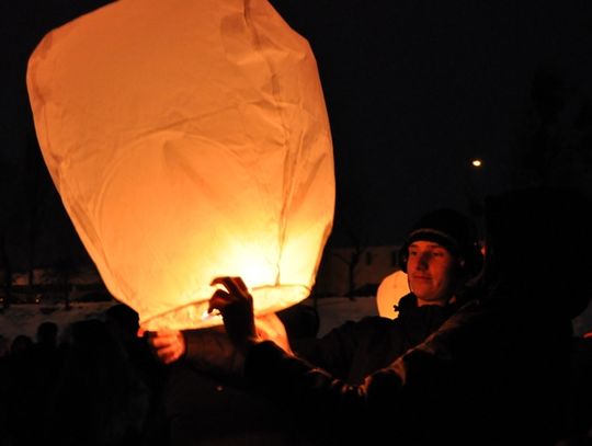 Wieczór Lampionów - poszybowały, wywołały emocje i sporo krytyki