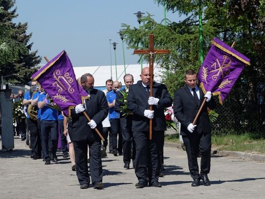 "Wiele dobra zrodziło się w czasie jego posługi". Śp. Janusz Cześnik, dziennikarz GT spoczął na Cmentarzu Komunalnym