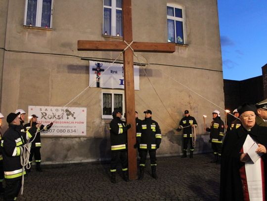 Wielkopiątkowa Droga Krzyżowa za nami. Setki tczewian wzięły udział w procesji