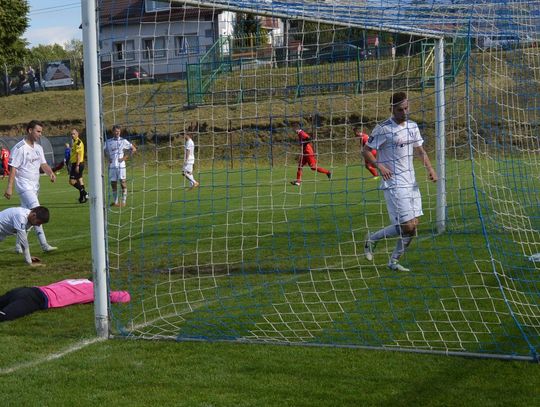 Wierzyca liderem. Pogon(iła) Szczecin! Gryf lepszy w IV-ligowych derbach 