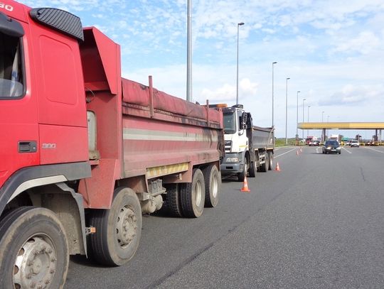Wieźli do Tczewa masę bitumiczną. Liczba stwierdzonych nieprawidłowości poraża