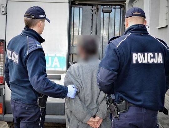 Włamywacze zatrzymani na gorącym uczynku. Ich łupem padały m.in. dowody osobiste