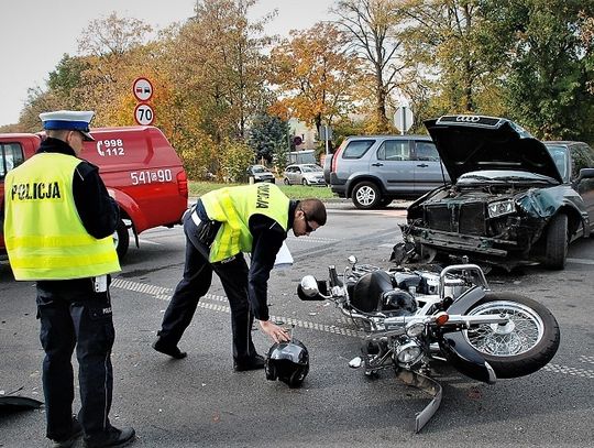 Wstępnie: nie ustąpił pierwszeństwa motocykliście. Skutki opłakane. Policja ustala okoliczności wypadku na "jedynce"