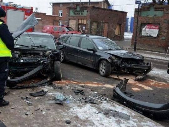 Wstępnie o niedzielnym wypadku: "19-latek stracił panowanie nad autem podczas wyprzedzania"