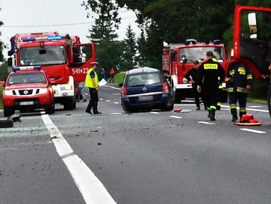 Wstępnie o poniedziałkowym wypadku: "w trakcie wyprzedzania, stracił panowanie nad pojazdem"