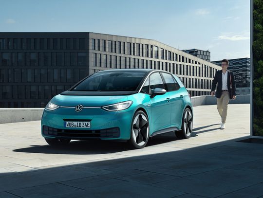 Wyniki badań: Co Polacy sądzą na temat kierowców samochodów elektrycznych?