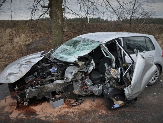 Wypadek w Dzierżążnie. Kierująca Golfem trafiła do szpitala. Policjanci apelują o ostrożną jazdę!