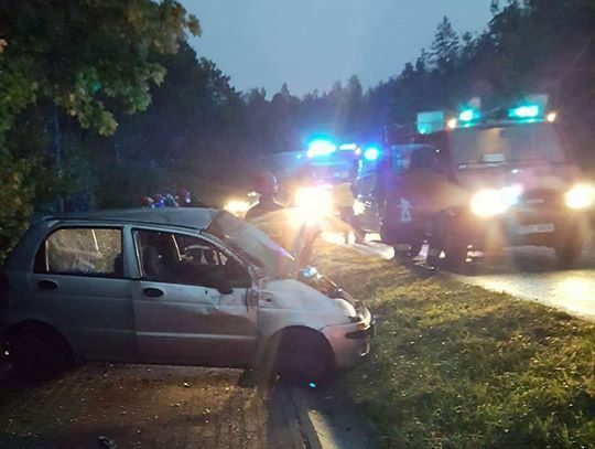 Wypadek w Swarożynie. Wylądował na ścieżce rowerowej