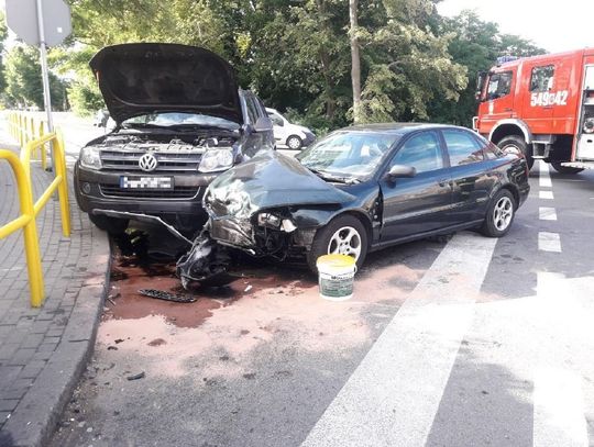 Wypadek z udziałem trzech aut w Nicponii. 
