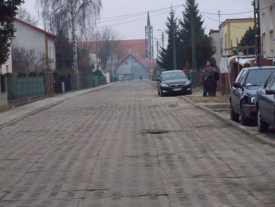 Wyremontują ulicę, zbudują boisko