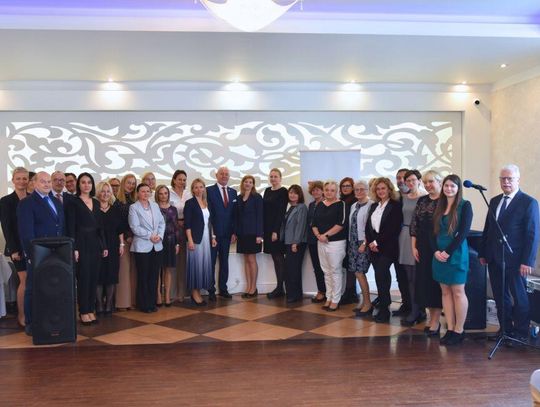 [GALERIA ZDJĘĆ] Wyróżniono 18 nauczycieli. Dariusz Makać  z nagrodą specjalną kuratora oświaty