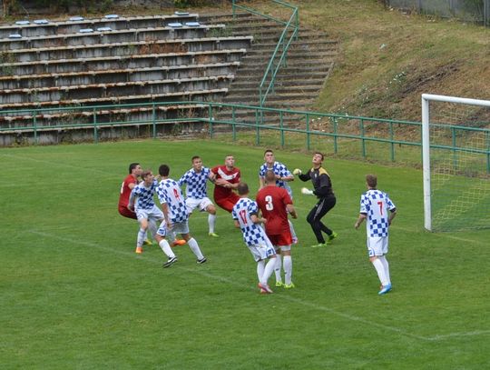 Wysokie porażki z mocnymi rywalami 