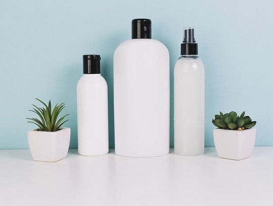 Wzmocnij włosy przy łuszczycy skóry głowy