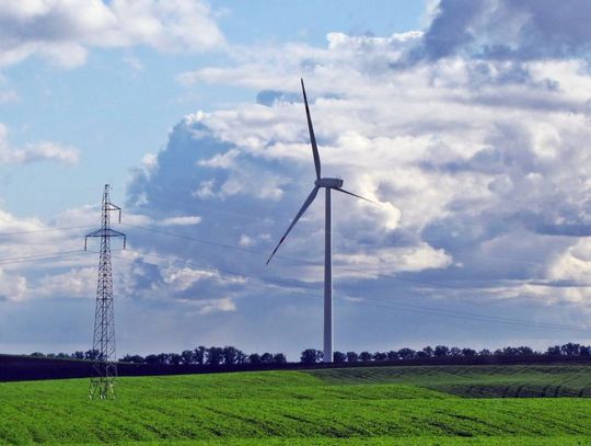 Z wiatraków płynie już prąd