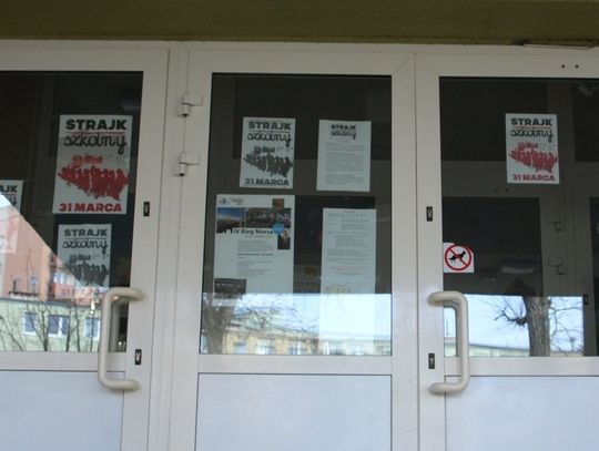 Za nami strajk. W niektórych szkołach więcej nauczycieli niż… uczniów