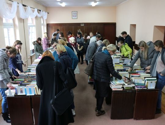 Za nami V Wymienialnia Książek w Tczewie - 360 osób zamieniło się publikacjami