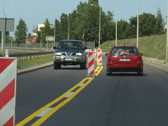 Zachodnia część al. Solidarności zamknięta. Jest „ciasno”