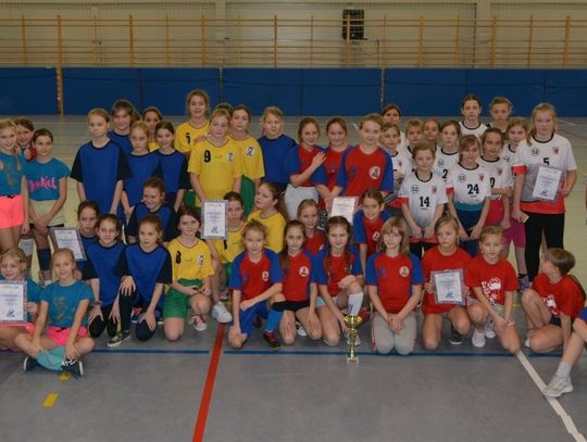 Zacięty turniej skutego na hali sportowej „ósemki”. Podajemy wyniki