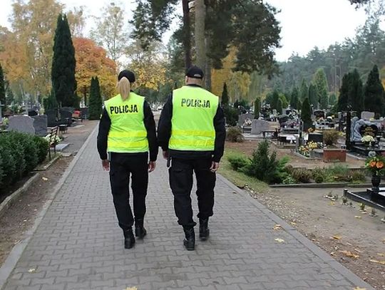 Zadbajmy o swoje bezpieczeństwo na drogach w okresie świąt listopadowych. APEL O ROZWAGĘ I OSTROŻNOŚĆ!