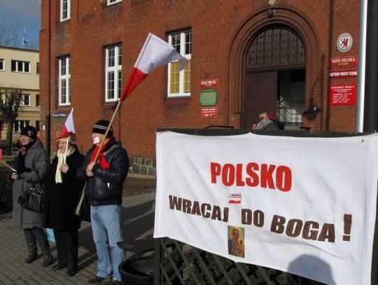 Zaklejone usta - protest w obronie Telewizji Trwam