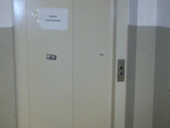 Zamiast windą, po schodach