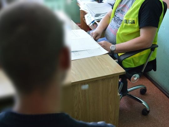 Zatrzymali 28-latka na działkach. Miał przy sobie marihuanę. Grożą mu 3 lata więzienia