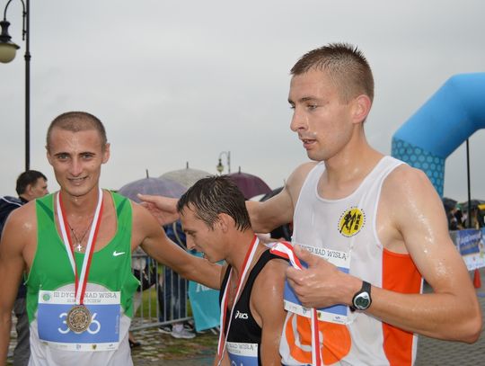 (ZDJĘCIA) 209 osób pobiegło "dychę" z okazji Święta Wisły 