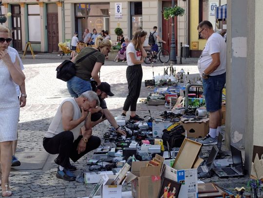 (ZDJĘCIA) 6. tczewski Pchli Targ przyciągał jak magnes - zarówno handlarzy, jak i kupujących