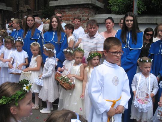 (ZDJĘCIA) Boże Ciało w tczewskiej farze. Uroczysta procesja na Starym Mieście