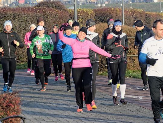 (ZDJĘCIA) Chłodny poranek nie odstraszył biegaczy