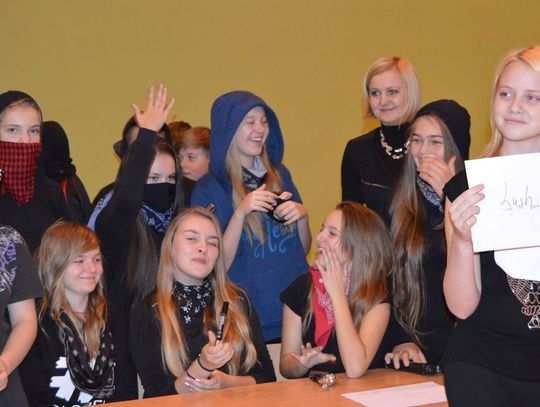 (ZDJĘCIA) Działo się! Zabawa integracyjna w Gimnazjum 3 