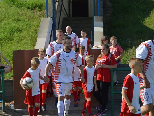 (ZDJĘCIA) Gwiazdy telewizji lepsze od rep. Tczewa. TO BYŁ MECZ!