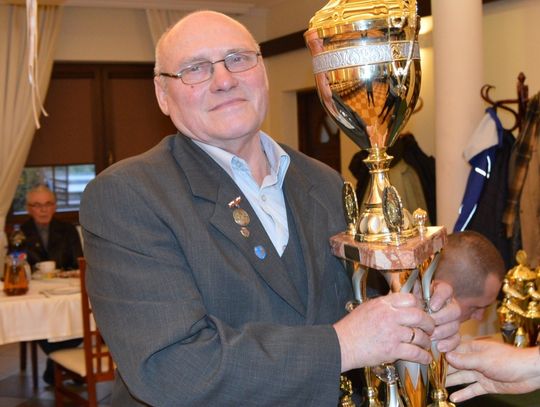 [ZDJĘCIA] Hodowcy gołębi podsumowali sezon. Były puchary i dyplomy