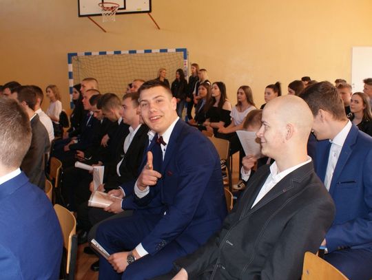 (ZDJĘCIA) Jeszcze „tylko” matura i...wakacje! Koniec roku w ZSE oraz ZSBiO