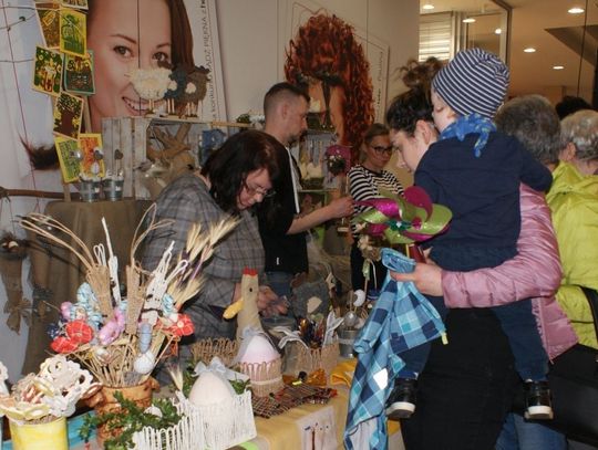 (ZDJĘCIA) Ładne, praktyczne i niedrogie… Coroczny kiermasz w Galerii Kociewskiej